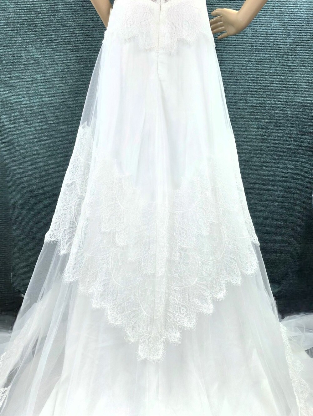 Bohemian Off Shoulder Wedding Dress, Perfect For a Beach Wedding! Size Small. - Picture 10 of 14